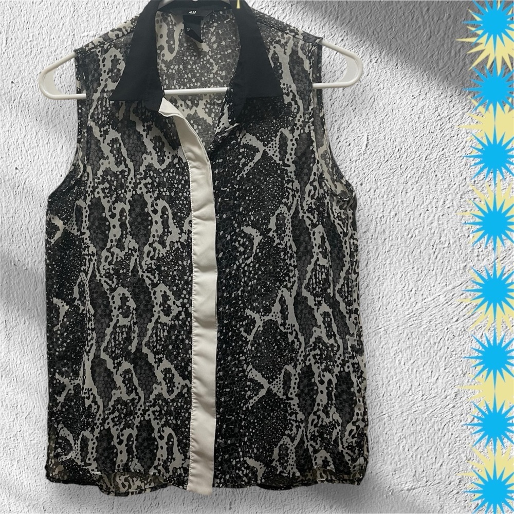 H&M Black and White Sleeveless Button Down Shirt